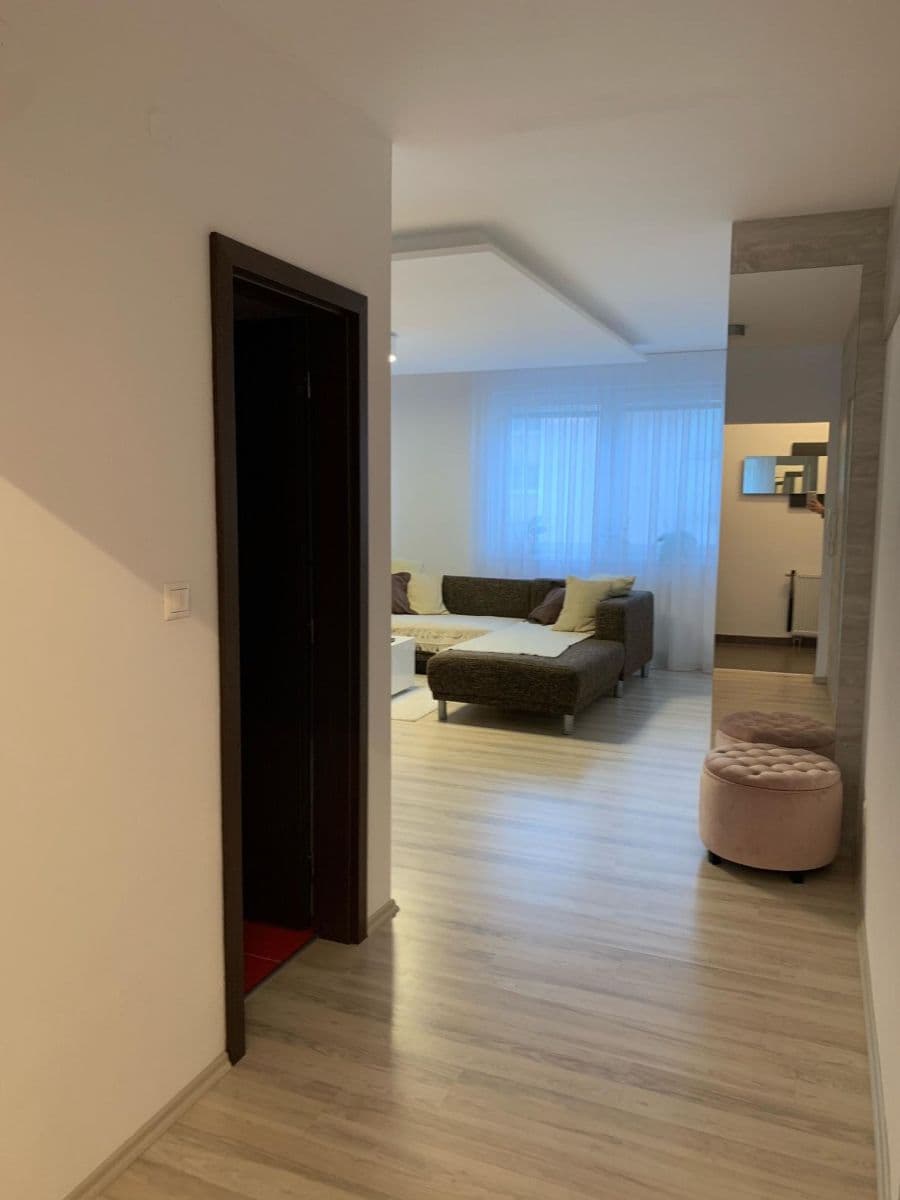 Pronájem bytu 2+1 64 m², Dúbravka, Bratislavský kraj Pronájem bytu 2+1 64 m², Dúbravka, Bratislavský kraj
