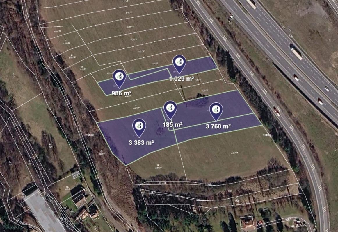 Prodej pozemku 9.343 m², Mirošovice, Středočeský kraj Prodej pozemku 9.343 m², Mirošovice, Středočeský kraj