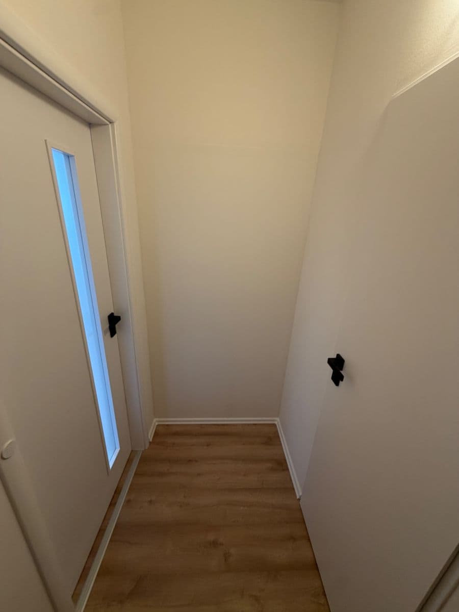 Pronájem bytu 2+kk 37 m², Vinořské náměstí, Praha, Praha Pronájem bytu 2+kk 37 m², Vinořské náměstí, Praha, Praha