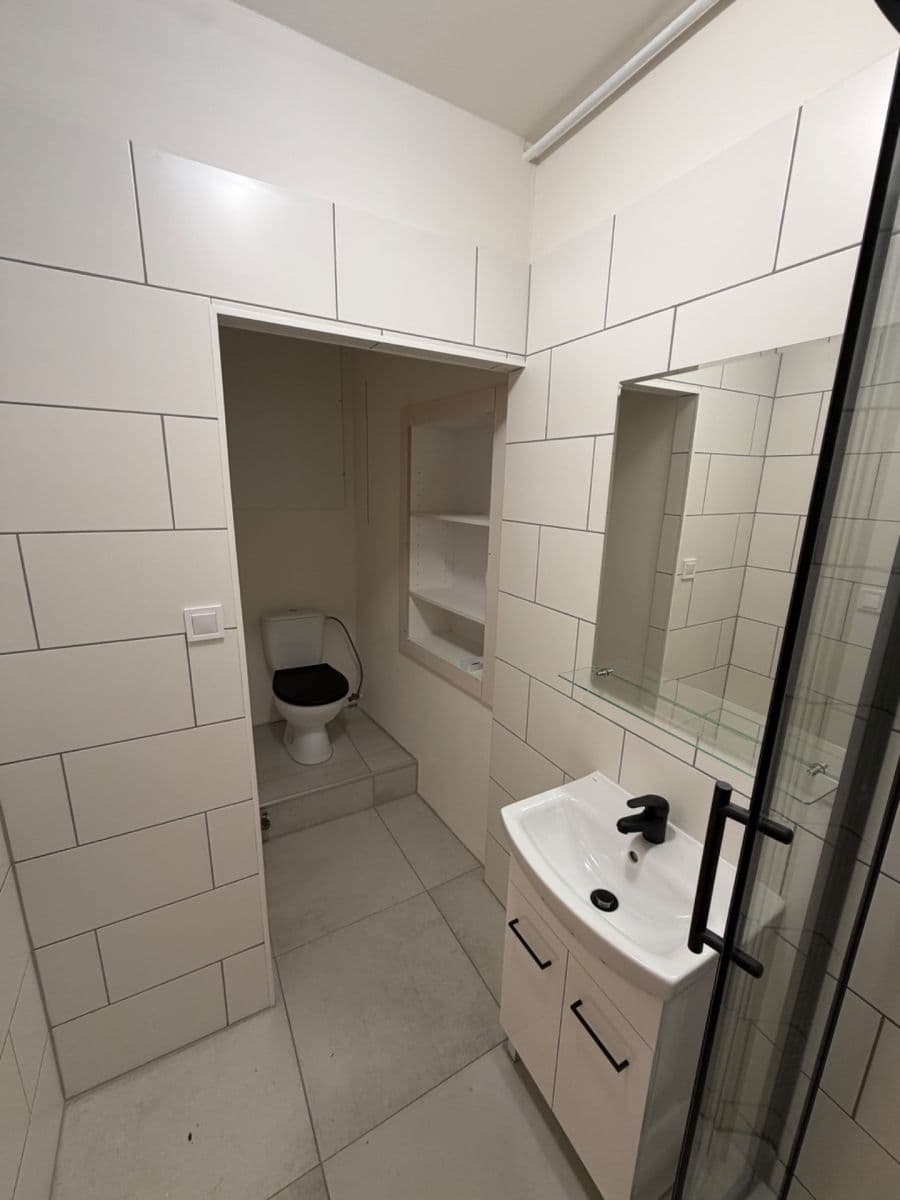 Pronájem bytu 2+kk 37 m², Vinořské náměstí, Praha, Praha Pronájem bytu 2+kk 37 m², Vinořské náměstí, Praha, Praha