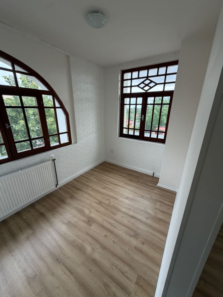 Pronájem bytu 2+kk 37 m², Vinořské náměstí, Praha, Praha Pronájem bytu 2+kk 37 m², Vinořské náměstí, Praha, Praha