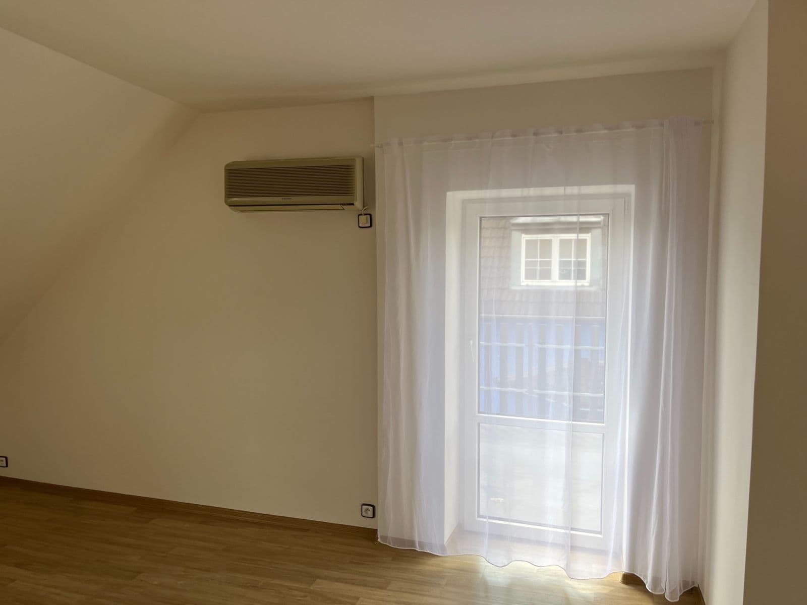 Pronájem domu 180 m², pozemek 800 m², Kazaňská, Praha, Praha Pronájem domu 180 m², pozemek 800 m², Kazaňská, Praha, Praha
