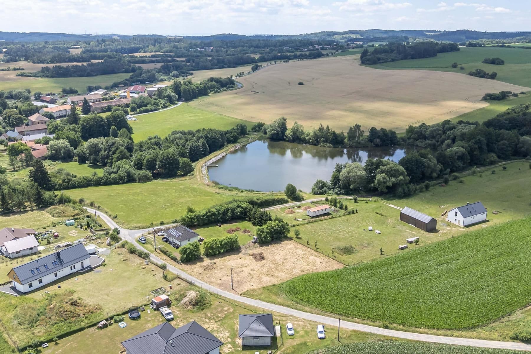 Prodej pozemku 1.449 m², Milín, Středočeský kraj Prodej pozemku 1.449 m², Milín, Středočeský kraj