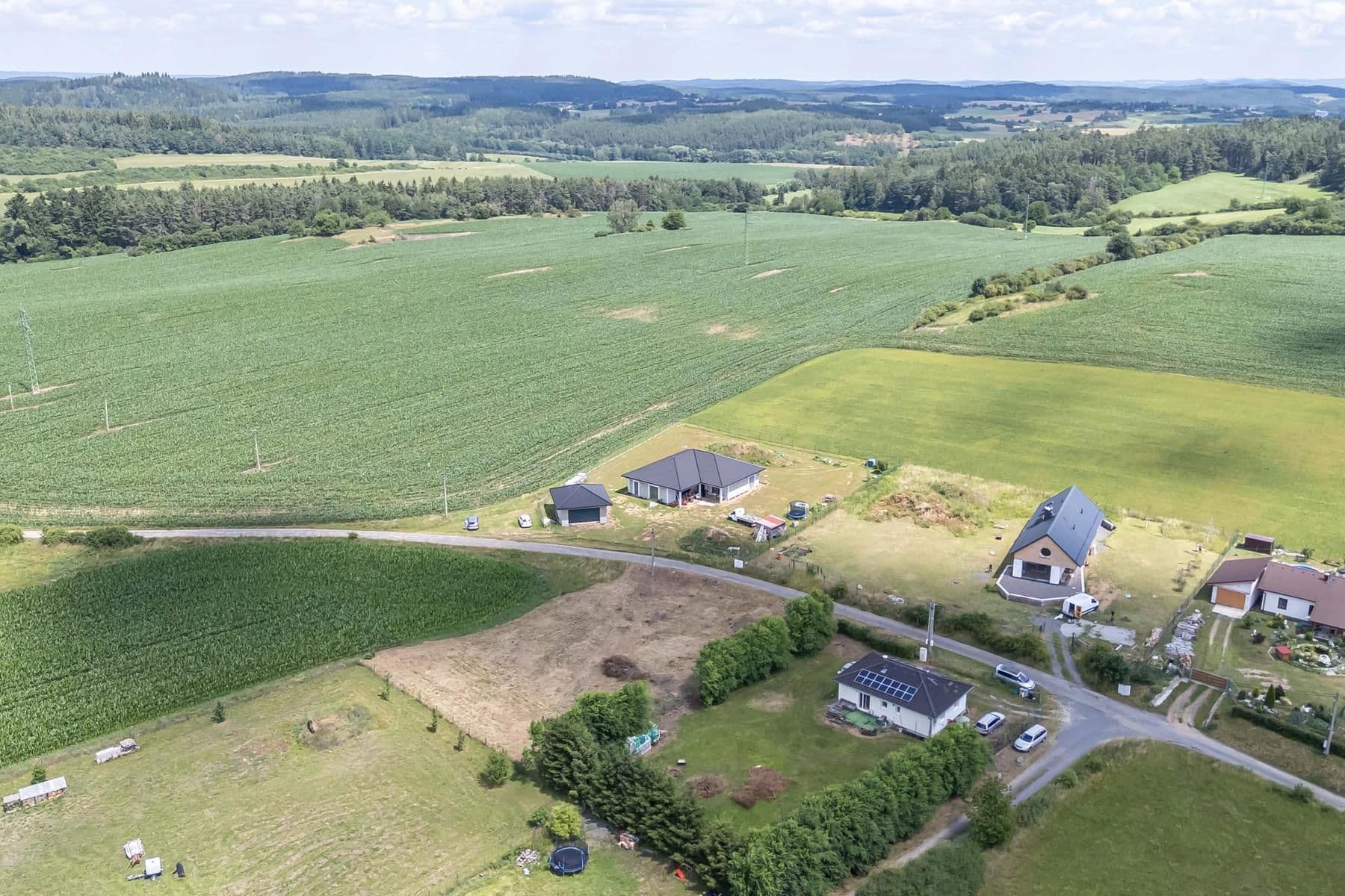 Prodej pozemku 1.449 m², Milín, Středočeský kraj Prodej pozemku 1.449 m², Milín, Středočeský kraj