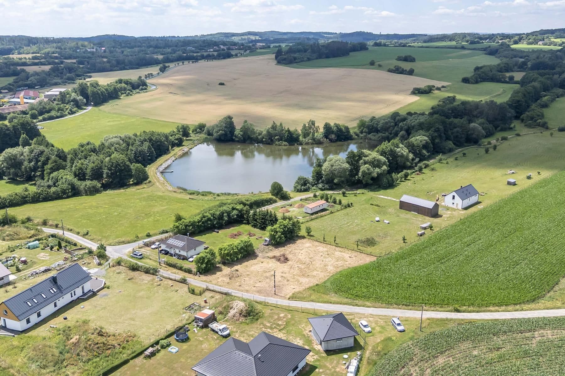 Prodej pozemku 1.449 m², Milín, Středočeský kraj Prodej pozemku 1.449 m², Milín, Středočeský kraj