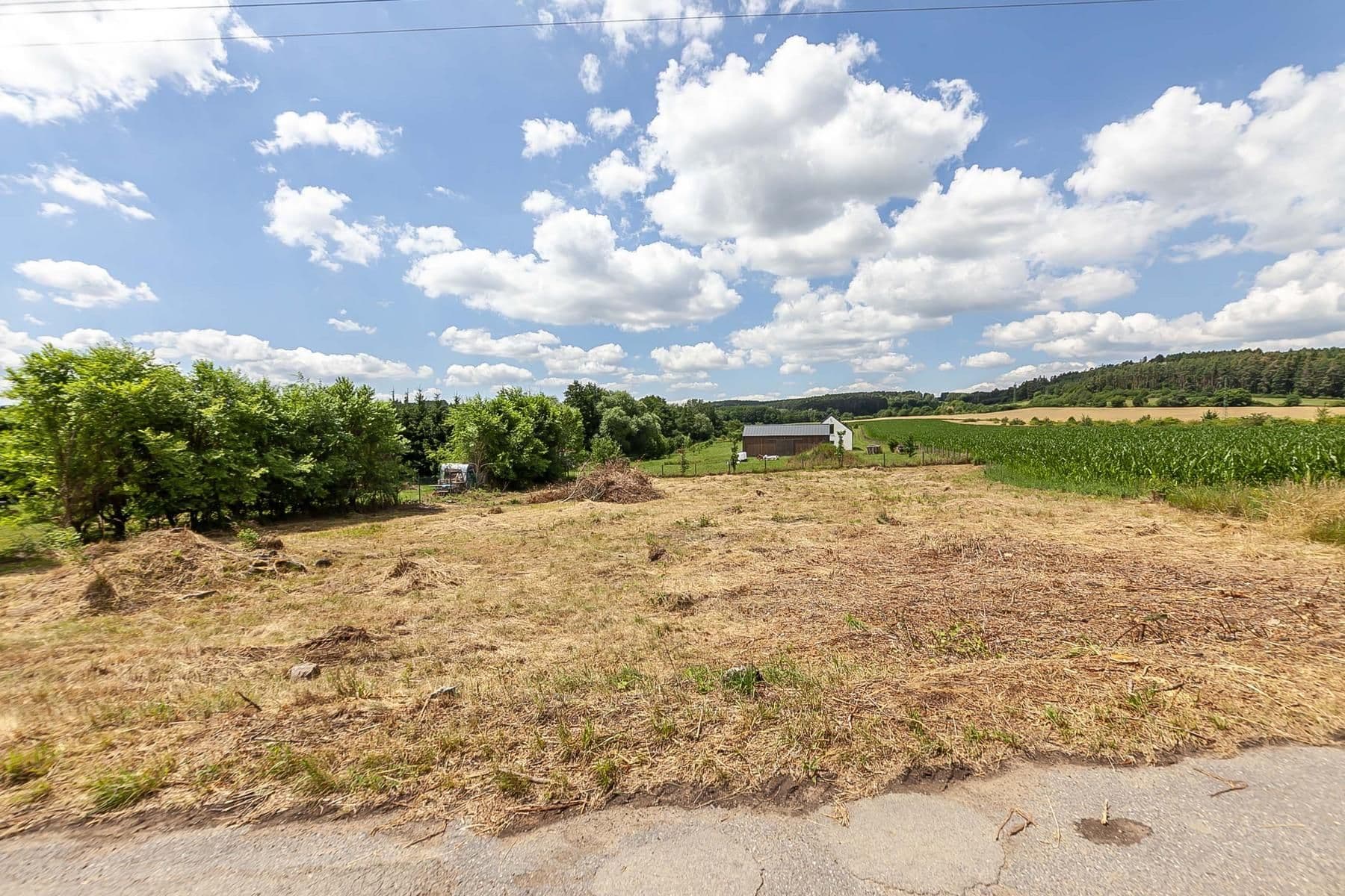 Prodej pozemku 1.449 m², Milín, Středočeský kraj Prodej pozemku 1.449 m², Milín, Středočeský kraj