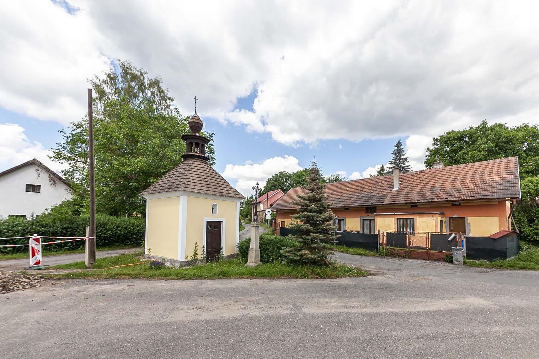Prodej pozemku 1.449 m², Milín, Středočeský kraj Prodej pozemku 1.449 m², Milín, Středočeský kraj