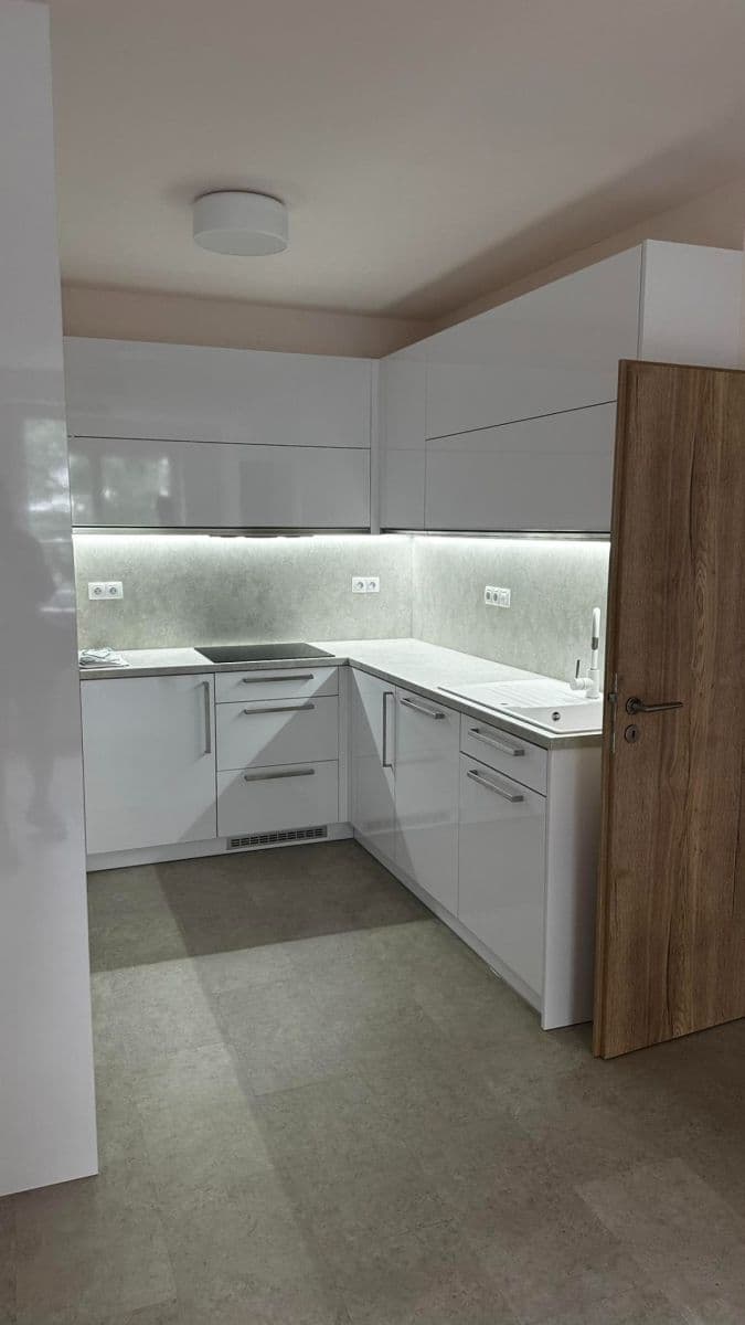 Pronájem bytu 2+kk 53 m², Křižíkova, Praha, Praha Pronájem bytu 2+kk 53 m², Křižíkova, Praha, Praha