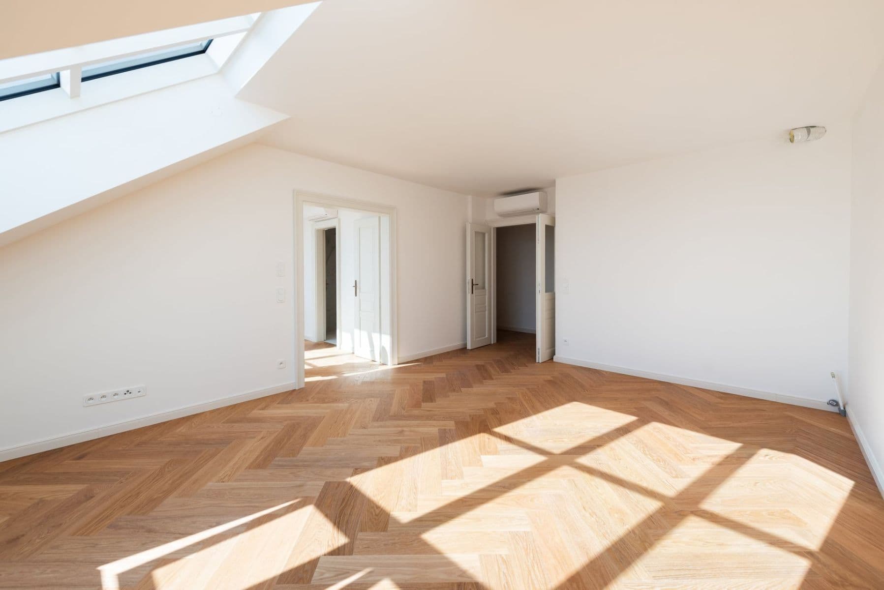 Prodej bytu 2+kk 56 m², Polská, Praha, Praha Prodej bytu 2+kk 56 m², Polská, Praha, Praha