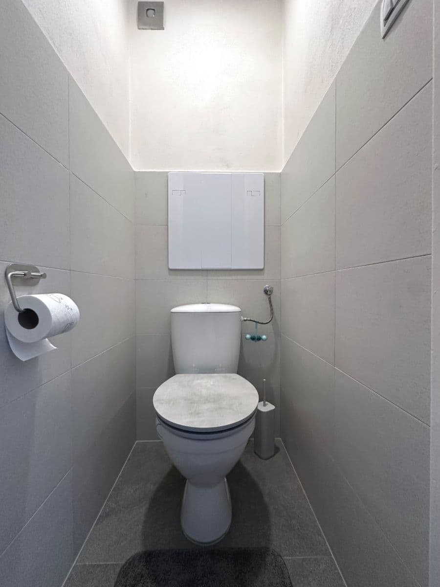 Prodej bytu 3+1 64 m², tř. Kosmonautů, Olomouc, Olomoucký kraj Prodej bytu 3+1 64 m², tř. Kosmonautů, Olomouc, Olomoucký kraj