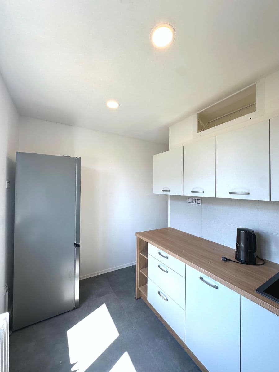 Prodej bytu 3+1 64 m², tř. Kosmonautů, Olomouc, Olomoucký kraj Prodej bytu 3+1 64 m², tř. Kosmonautů, Olomouc, Olomoucký kraj
