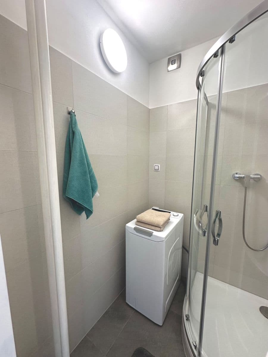 Prodej bytu 3+1 64 m², tř. Kosmonautů, Olomouc, Olomoucký kraj Prodej bytu 3+1 64 m², tř. Kosmonautů, Olomouc, Olomoucký kraj