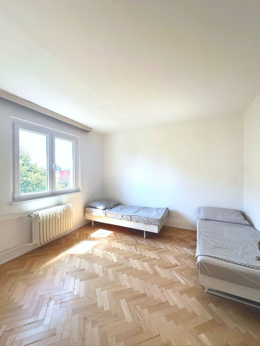 Prodej bytu 3+1 64 m², tř. Kosmonautů, Olomouc, Olomoucký kraj Prodej bytu 3+1 64 m², tř. Kosmonautů, Olomouc, Olomoucký kraj