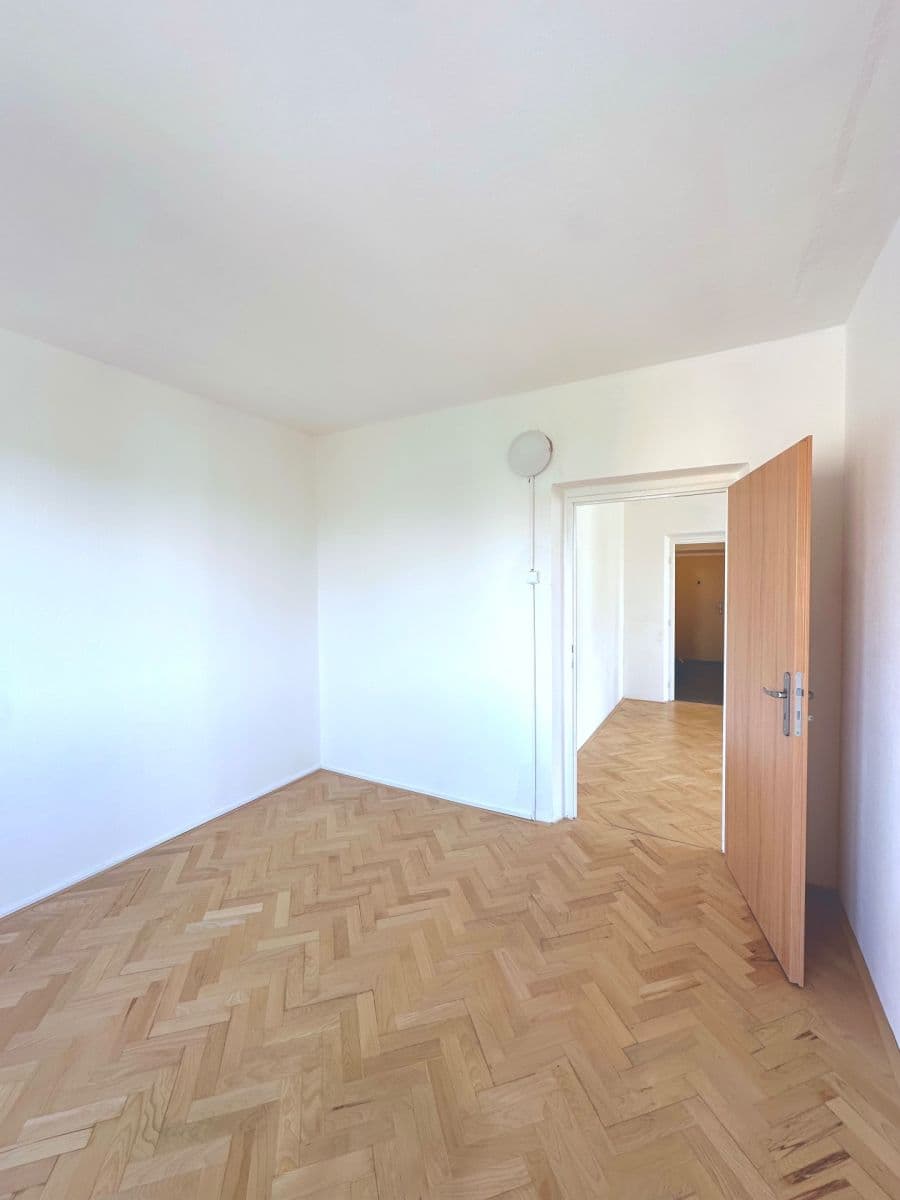 Prodej bytu 3+1 64 m², tř. Kosmonautů, Olomouc, Olomoucký kraj Prodej bytu 3+1 64 m², tř. Kosmonautů, Olomouc, Olomoucký kraj