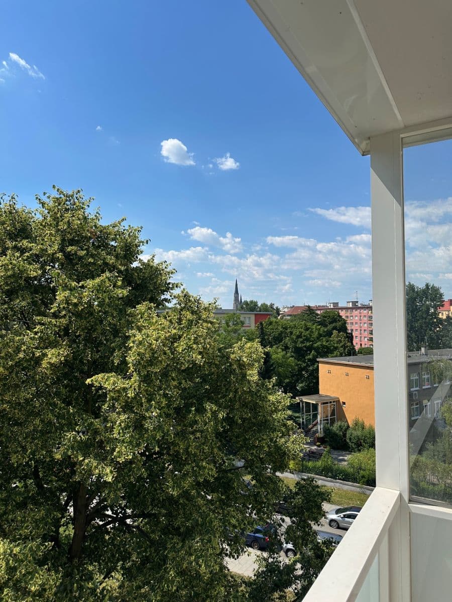 Prodej bytu 3+1 64 m², tř. Kosmonautů, Olomouc, Olomoucký kraj Prodej bytu 3+1 64 m², tř. Kosmonautů, Olomouc, Olomoucký kraj