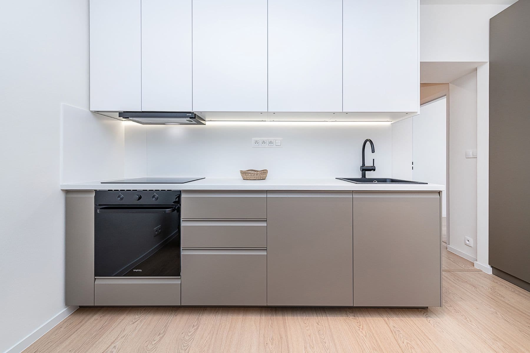 Prodej bytu 3+kk 74 m², Madridská, Praha, Praha Prodej bytu 3+kk 74 m², Madridská, Praha, Praha