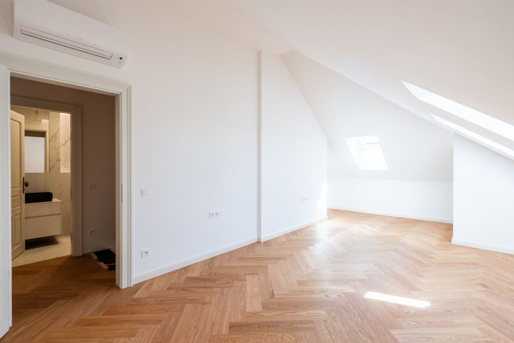 Prodej bytu 2+kk 97 m², Polská, Praha, Praha Prodej bytu 2+kk 97 m², Polská, Praha, Praha