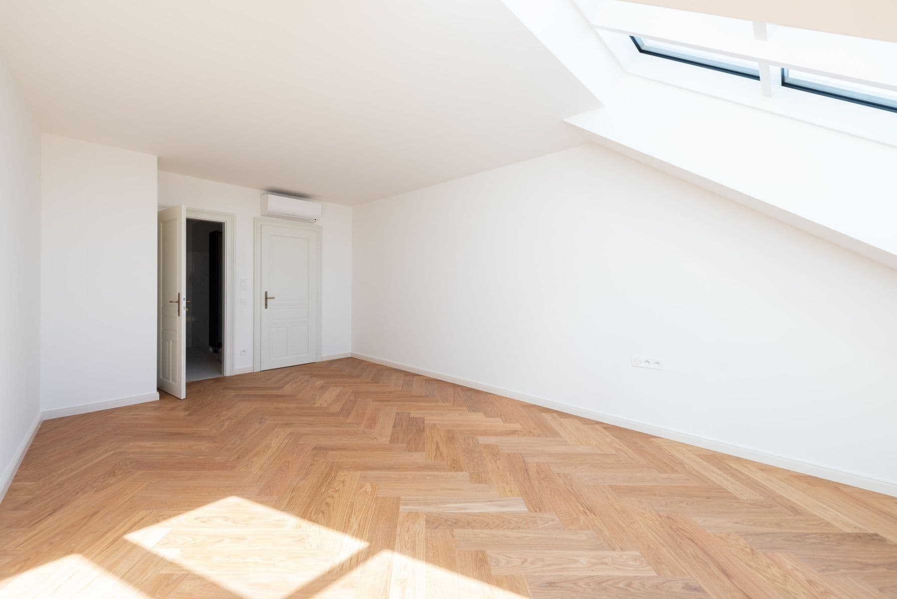 Prodej bytu 2+kk 97 m², Polská, Praha, Praha Prodej bytu 2+kk 97 m², Polská, Praha, Praha