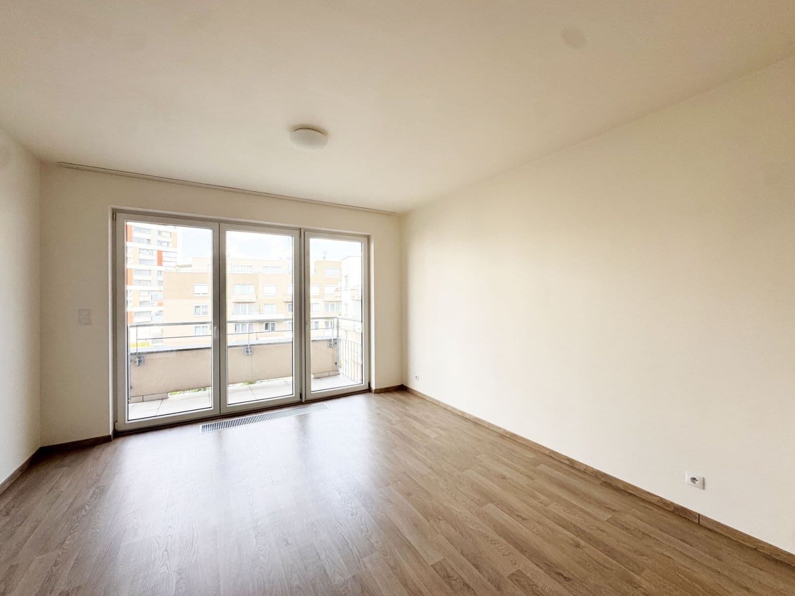 Pronájem bytu 1+kk 31 m², Mantovská, Praha, Praha Pronájem bytu 1+kk 31 m², Mantovská, Praha, Praha