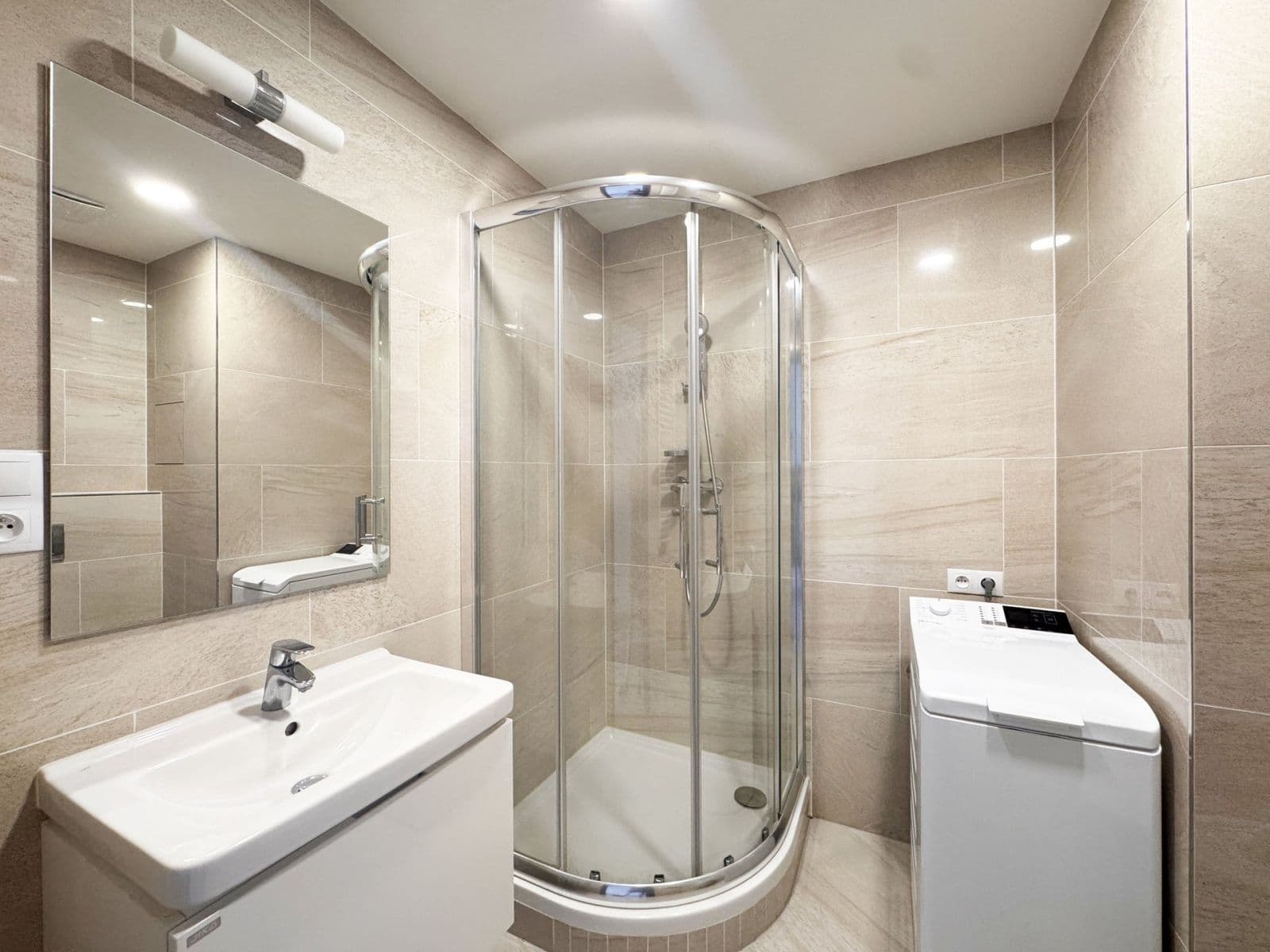 Pronájem bytu 1+kk 31 m², Mantovská, Praha, Praha Pronájem bytu 1+kk 31 m², Mantovská, Praha, Praha