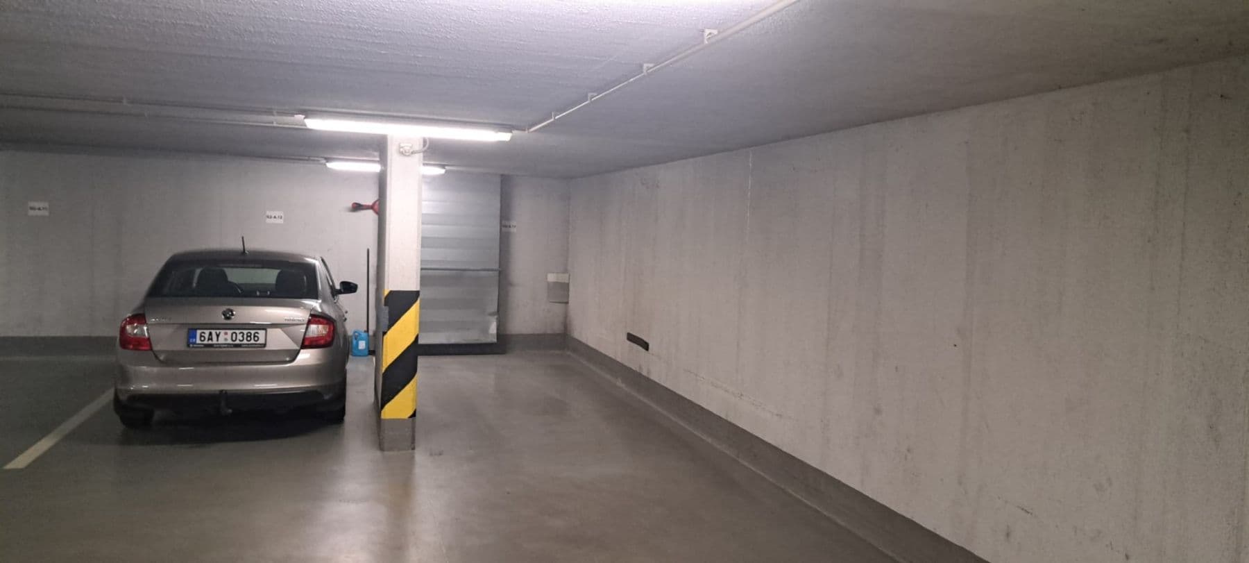 Pronájem garáže 15 m², Divišovská, Praha, Praha Pronájem garáže 15 m², Divišovská, Praha, Praha