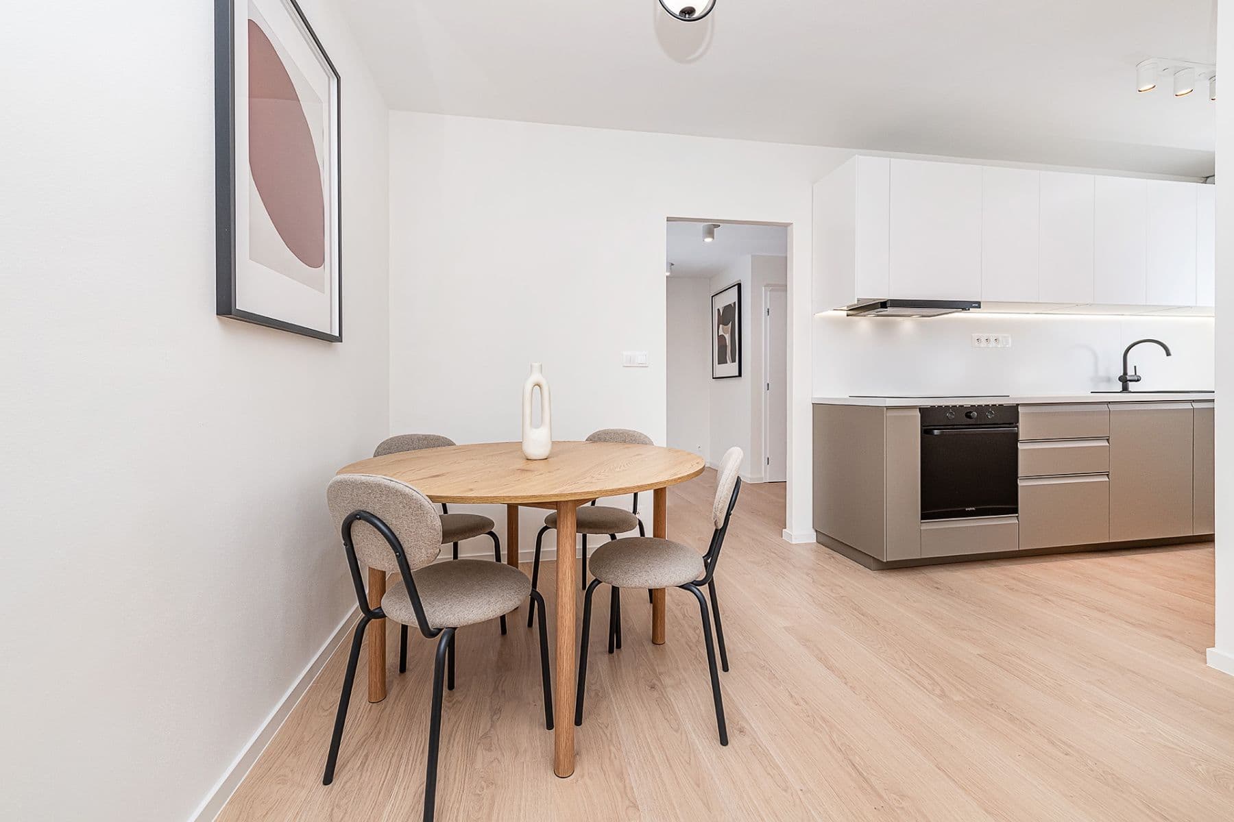 Prodej bytu 3+kk 87 m², Komunardů, Praha, Praha Prodej bytu 3+kk 87 m², Komunardů, Praha, Praha
