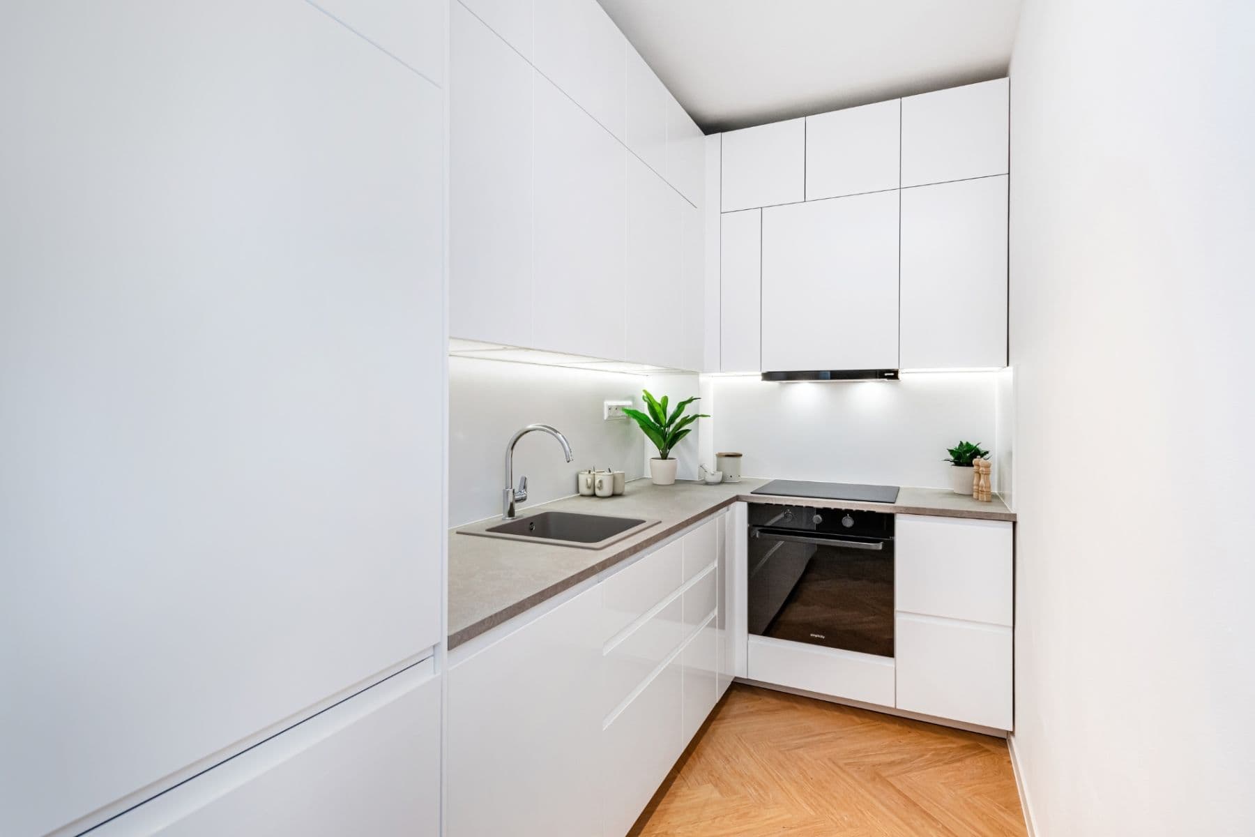 Prodej bytu 3+kk 90 m², Komunardů, Praha, Praha Prodej bytu 3+kk 90 m², Komunardů, Praha, Praha
