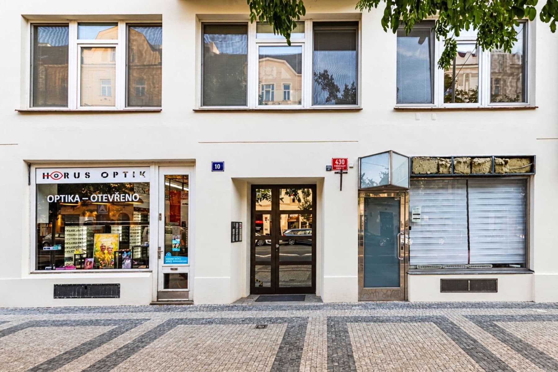 Prodej bytu 3+kk 90 m², Komunardů, Praha, Praha Prodej bytu 3+kk 90 m², Komunardů, Praha, Praha