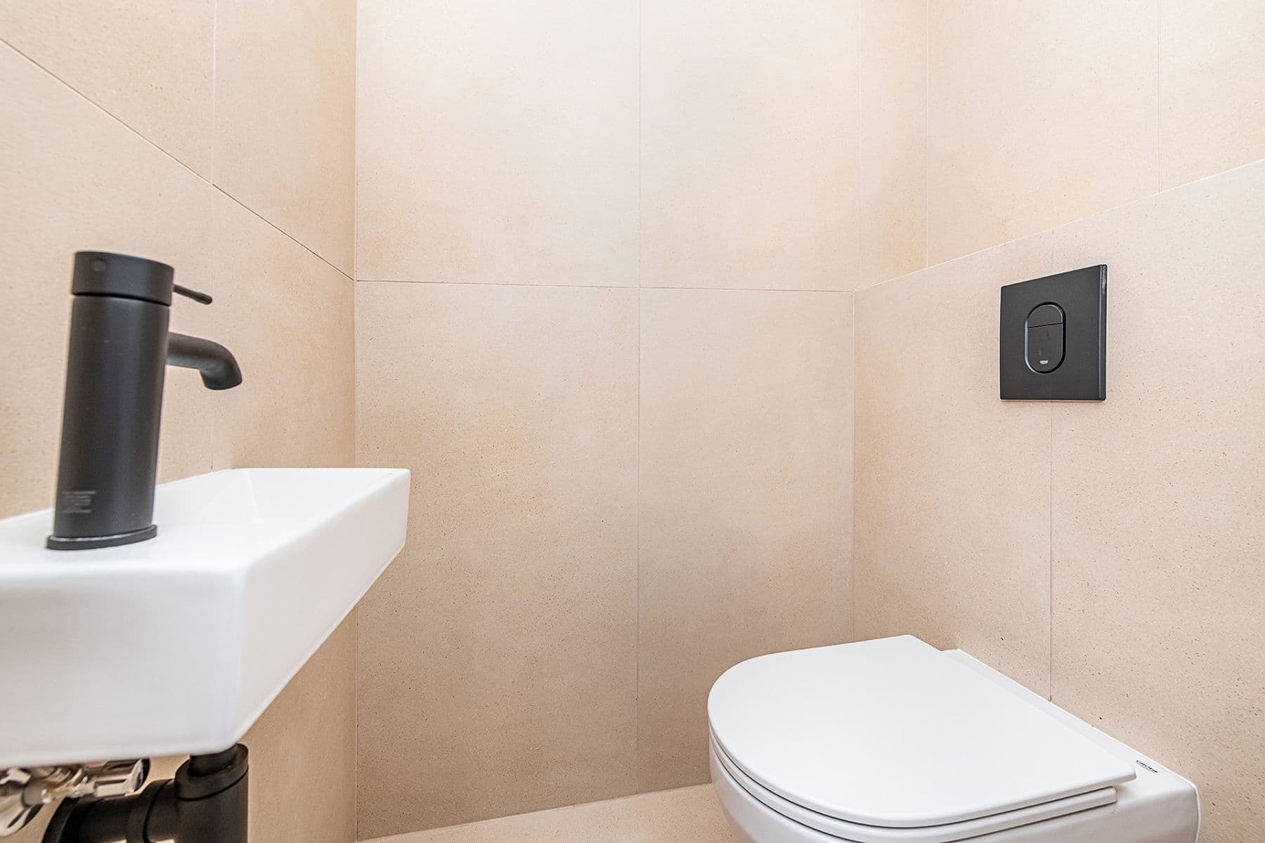 Prodej bytu 3+kk 90 m², Komunardů, Praha, Praha Prodej bytu 3+kk 90 m², Komunardů, Praha, Praha