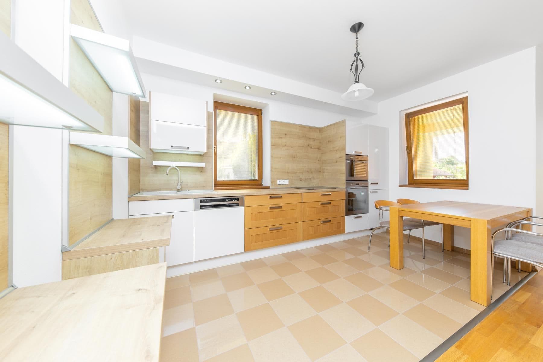 Prodej domu 178 m², pozemek 740 m², Ke Vsisku, Velký Týnec, Olomoucký kraj Prodej domu 178 m², pozemek 740 m², Ke Vsisku, Velký Týnec, Olomoucký kraj