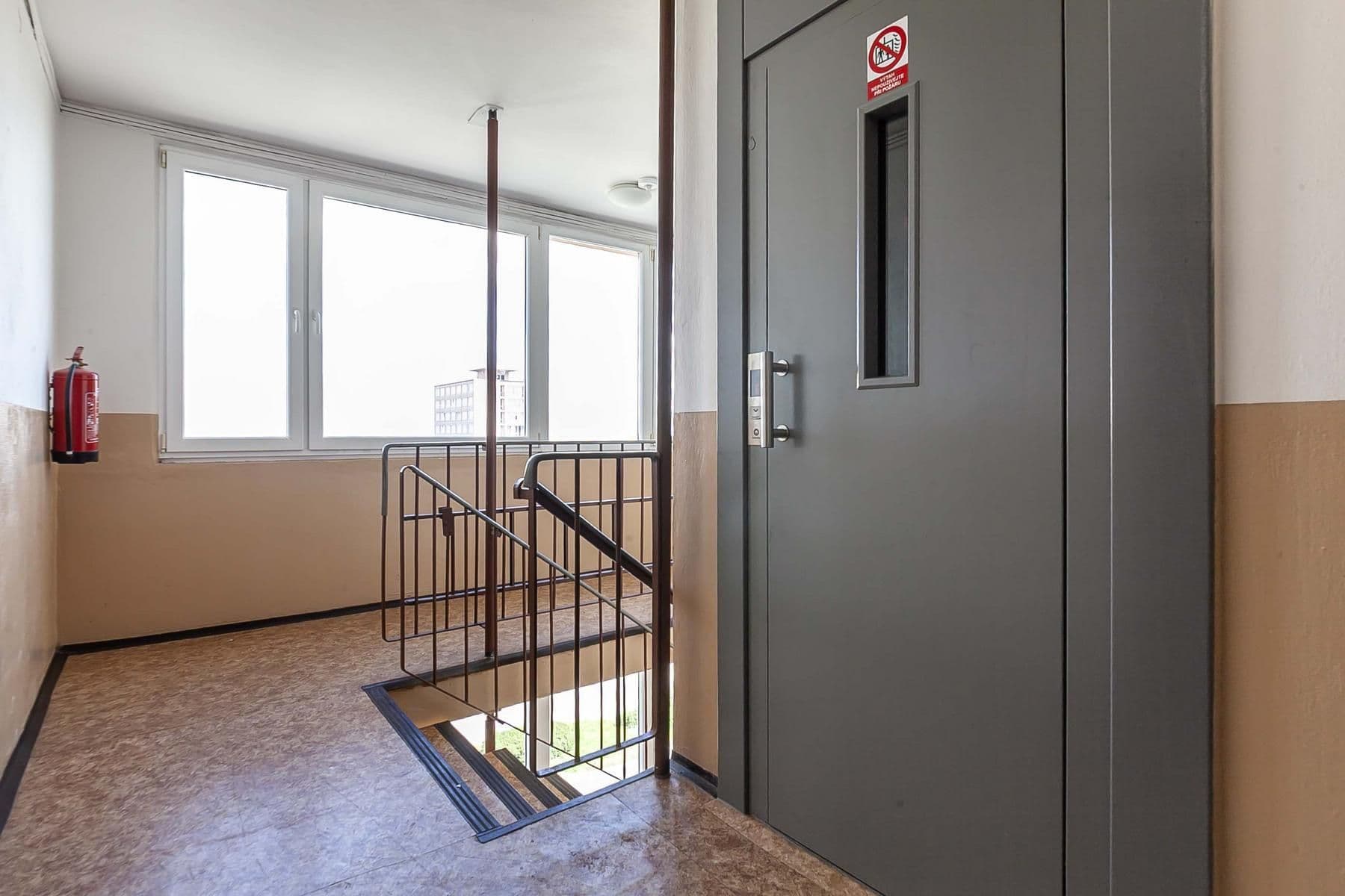 Prodej bytu 3+1 60 m², Vodárenská, Kladno, Středočeský kraj Prodej bytu 3+1 60 m², Vodárenská, Kladno, Středočeský kraj