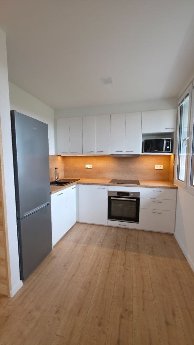 Pronájem bytu 1+kk 34 m², Tomanova, Slaný, Středočeský kraj Pronájem bytu 1+kk 34 m², Tomanova, Slaný, Středočeský kraj