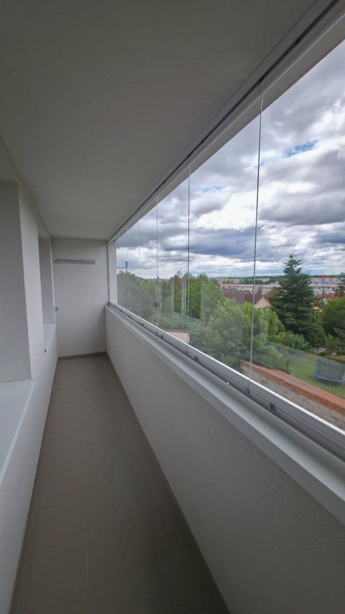 Pronájem bytu 1+kk 34 m², Tomanova, Slaný, Středočeský kraj Pronájem bytu 1+kk 34 m², Tomanova, Slaný, Středočeský kraj