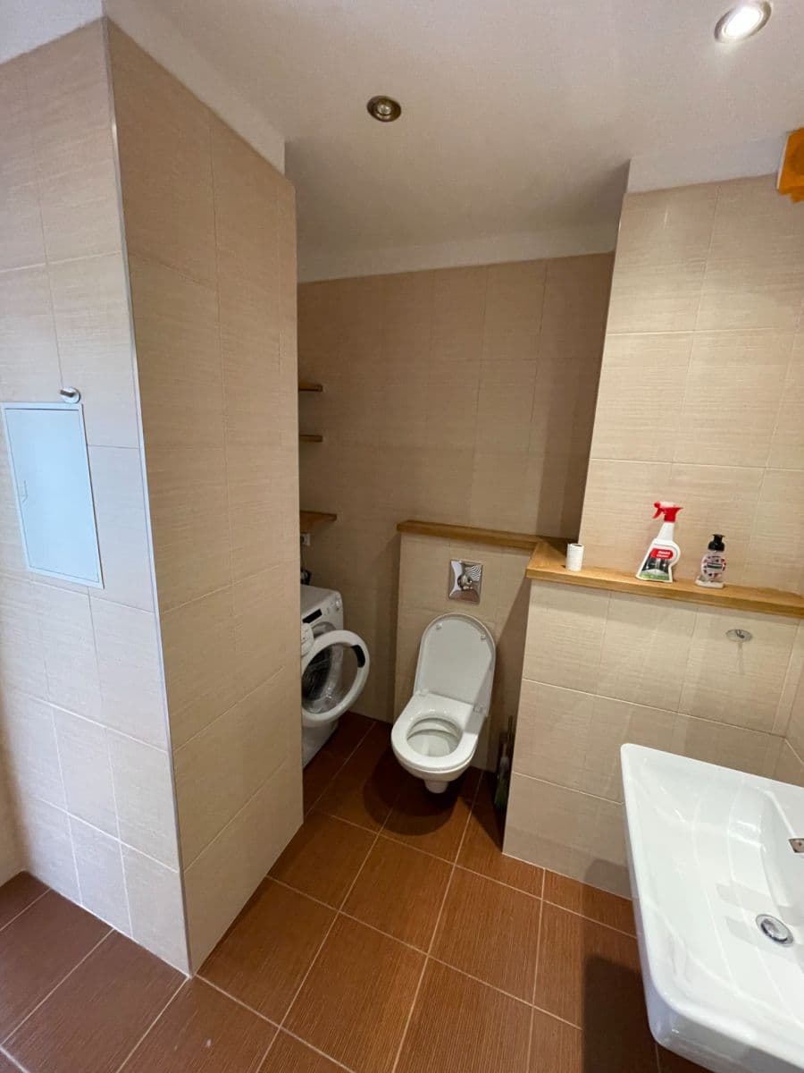 Pronájem bytu 2+1 64 m², Pobočná, Praha, Praha Pronájem bytu 2+1 64 m², Pobočná, Praha, Praha