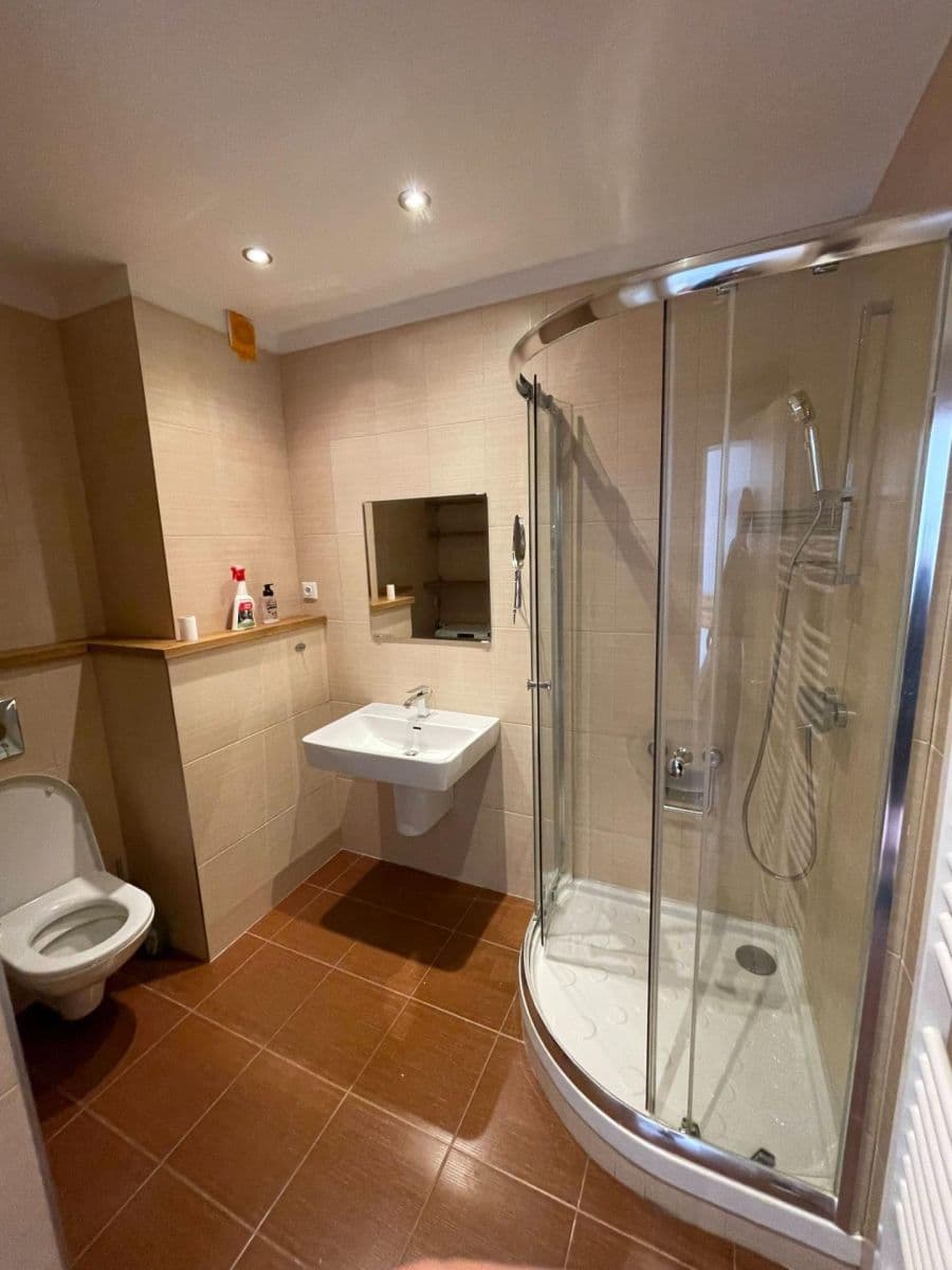 Pronájem bytu 2+1 64 m², Pobočná, Praha, Praha Pronájem bytu 2+1 64 m², Pobočná, Praha, Praha