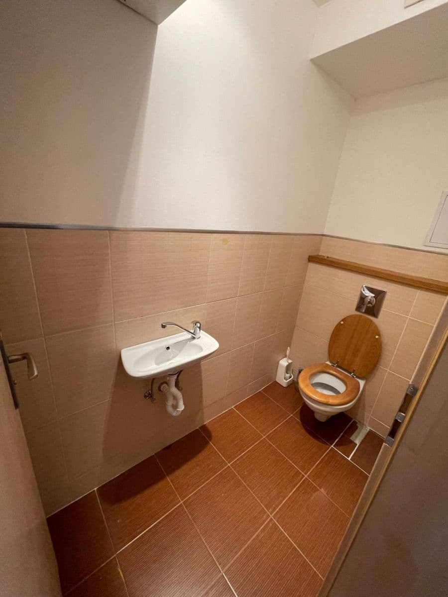 Pronájem bytu 2+1 64 m², Pobočná, Praha, Praha Pronájem bytu 2+1 64 m², Pobočná, Praha, Praha
