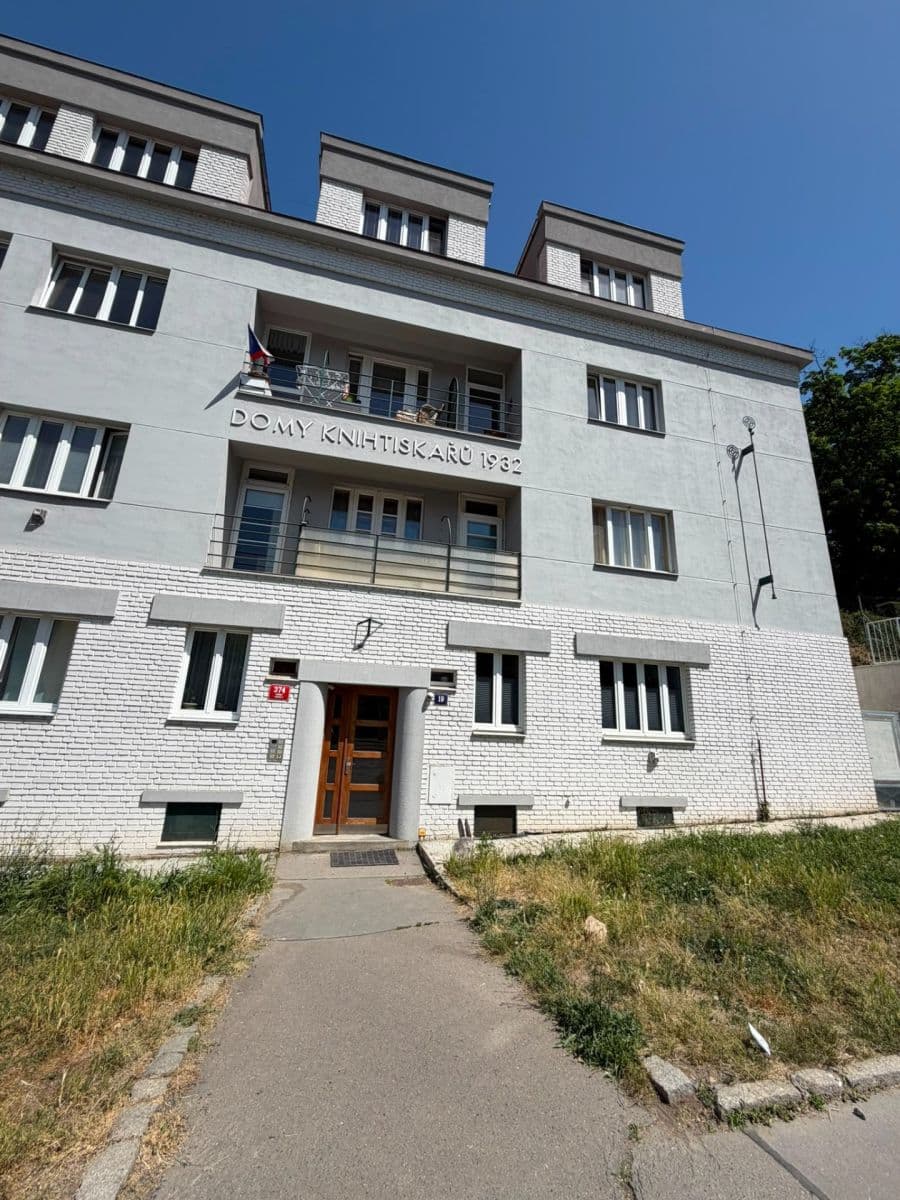 Prodej bytu 1+kk 52 m², Jeremenkova, Praha, Praha Prodej bytu 1+kk 52 m², Jeremenkova, Praha, Praha