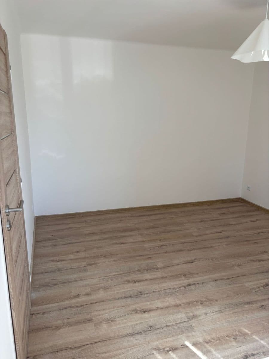 Pronájem bytu 1+1 32 m², Vítězná, Kladno, Středočeský kraj Pronájem bytu 1+1 32 m², Vítězná, Kladno, Středočeský kraj