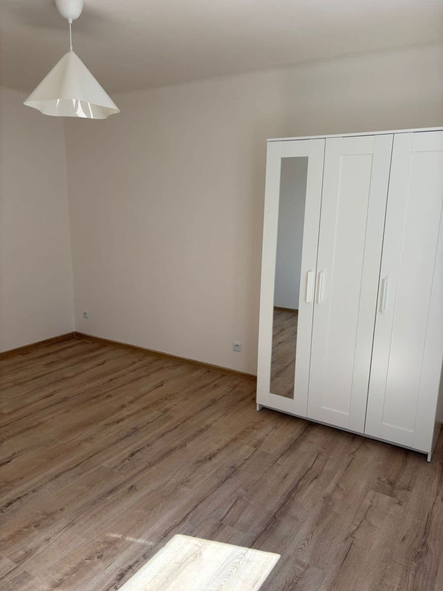 Pronájem bytu 1+1 32 m², Vítězná, Kladno, Středočeský kraj Pronájem bytu 1+1 32 m², Vítězná, Kladno, Středočeský kraj