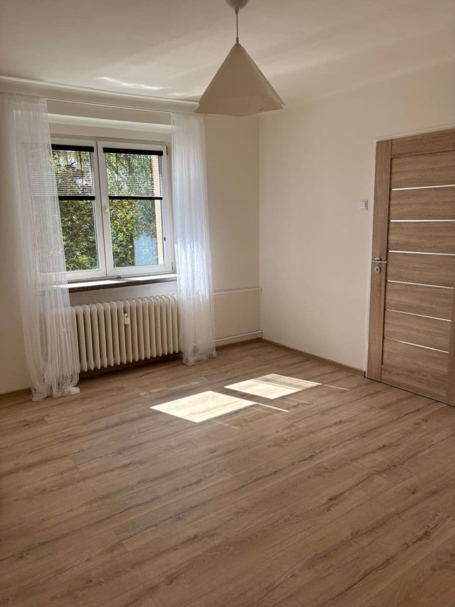 Pronájem bytu 1+1 32 m², Vítězná, Kladno, Středočeský kraj Pronájem bytu 1+1 32 m², Vítězná, Kladno, Středočeský kraj