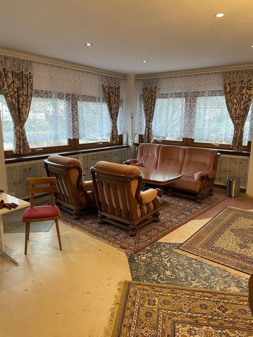 Prodej domu 1.508 m², pozemek 746 m², Forbach, Bádensko-Württembersko Prodej domu 1.508 m², pozemek 746 m², Forbach, Bádensko-Württembersko