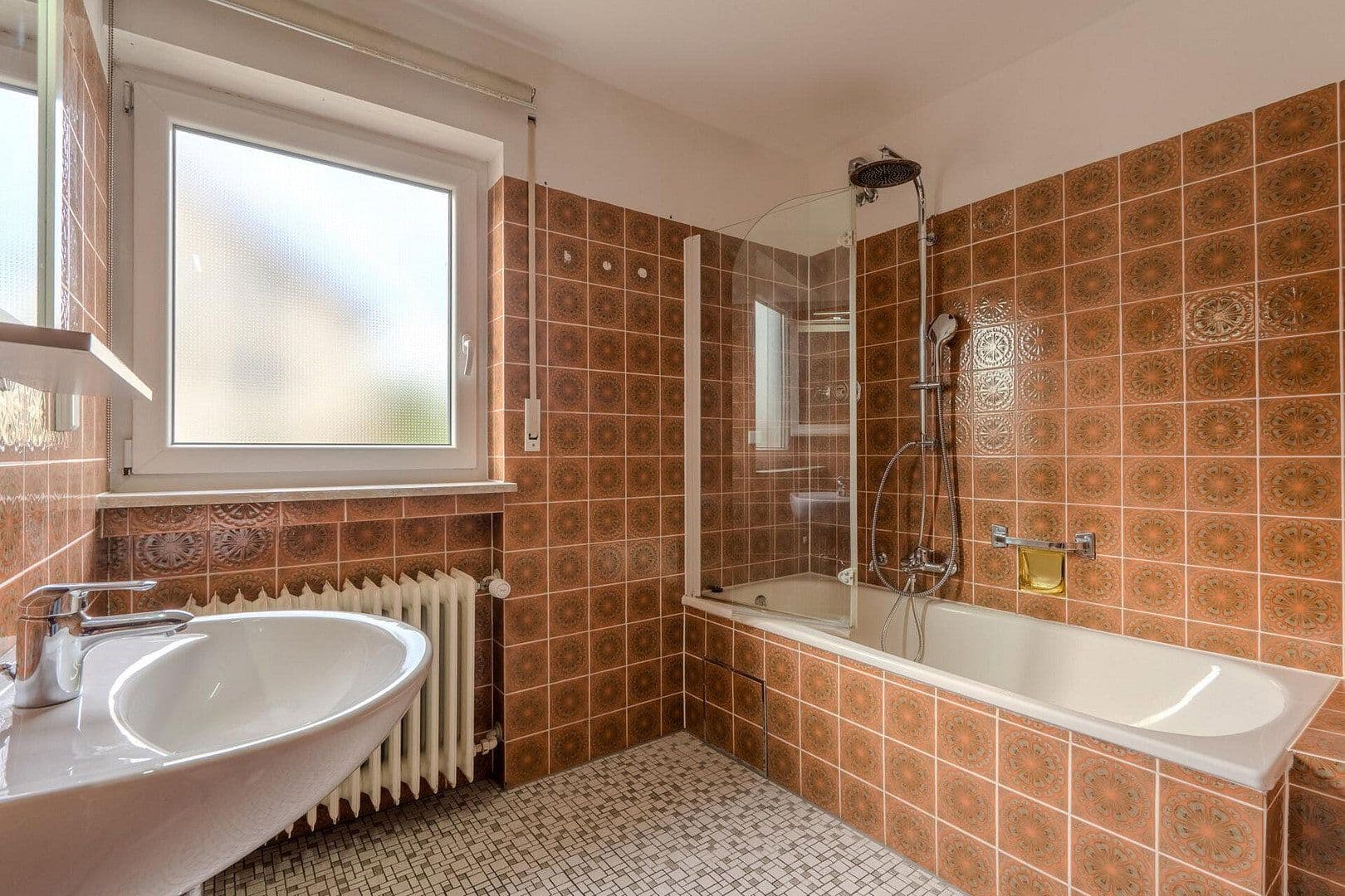 Pronájem bytu 2+1 65 m², Grüner Weg 33, Reutlingen, Bádensko-Württembersko Pronájem bytu 2+1 65 m², Grüner Weg 33, Reutlingen, Bádensko-Württembersko