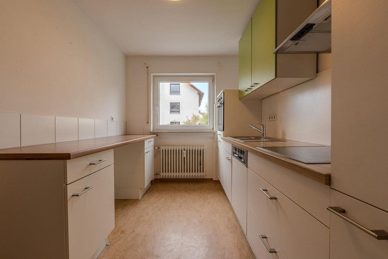 Pronájem bytu 2+1 65 m², Grüner Weg 33, Reutlingen, Bádensko-Württembersko Pronájem bytu 2+1 65 m², Grüner Weg 33, Reutlingen, Bádensko-Württembersko