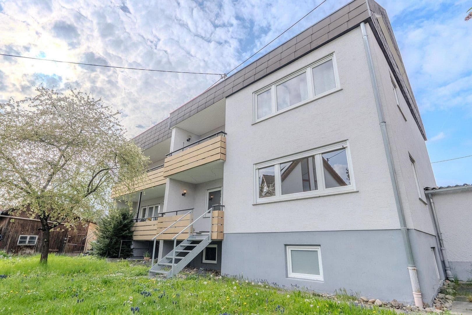 Pronájem bytu 2+1 65 m², Grüner Weg 33, Reutlingen, Bádensko-Württembersko Pronájem bytu 2+1 65 m², Grüner Weg 33, Reutlingen, Bádensko-Württembersko