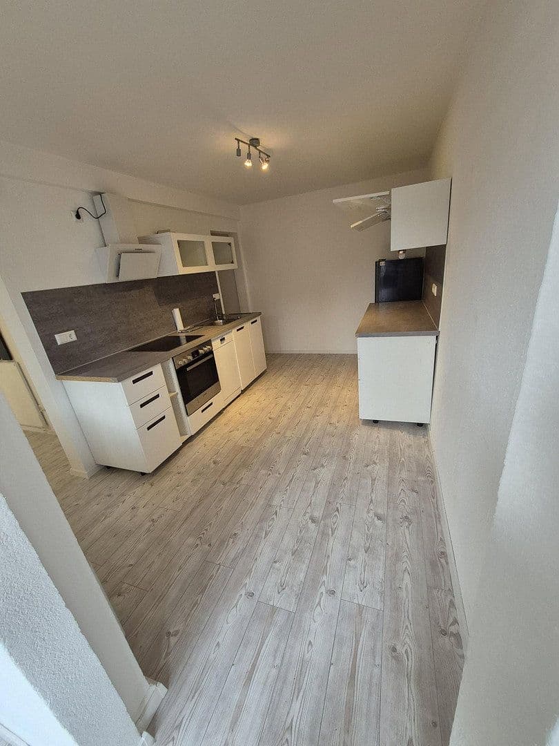 Pronájem bytu 3+1 60 m², Gymnasiumstr. 81, Pforzheim, Bádensko-Württembersko Pronájem bytu 3+1 60 m², Gymnasiumstr. 81, Pforzheim, Bádensko-Württembersko