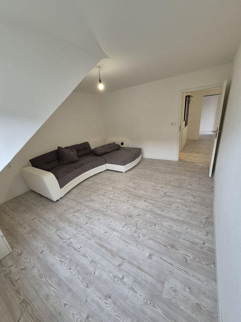 Pronájem bytu 3+1 60 m², Gymnasiumstr. 81, Pforzheim, Bádensko-Württembersko Pronájem bytu 3+1 60 m², Gymnasiumstr. 81, Pforzheim, Bádensko-Württembersko