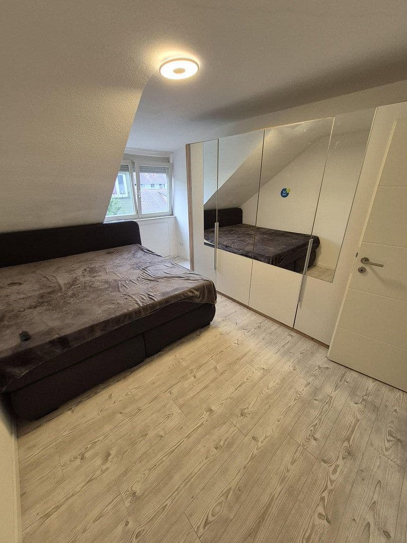 Pronájem bytu 3+1 60 m², Gymnasiumstr. 81, Pforzheim, Bádensko-Württembersko Pronájem bytu 3+1 60 m², Gymnasiumstr. 81, Pforzheim, Bádensko-Württembersko