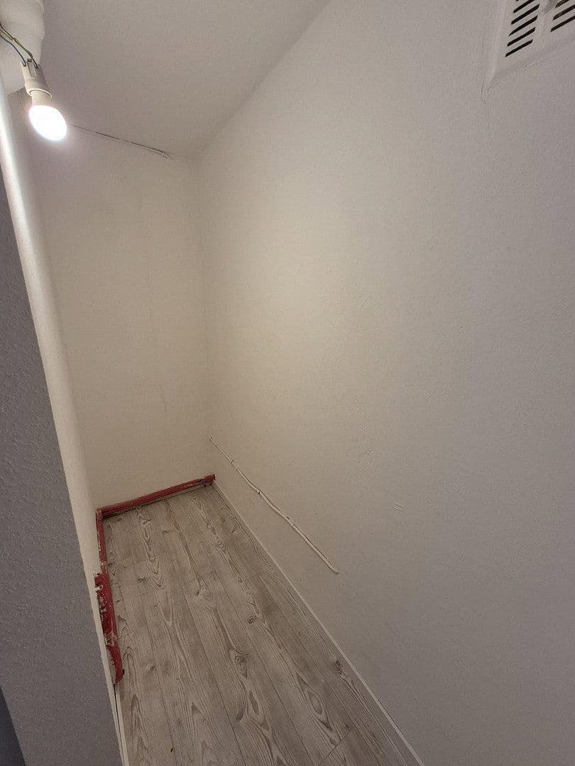 Pronájem bytu 3+1 60 m², Gymnasiumstr. 81, Pforzheim, Bádensko-Württembersko Pronájem bytu 3+1 60 m², Gymnasiumstr. 81, Pforzheim, Bádensko-Württembersko