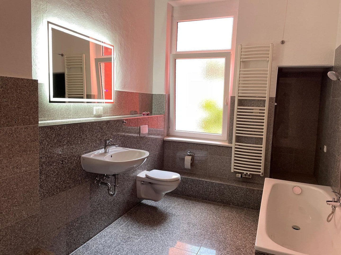 Pronájem bytu 3+1 79 m², Hahnenstraße 9, Hannover, Dolní Sasko Pronájem bytu 3+1 79 m², Hahnenstraße 9, Hannover, Dolní Sasko