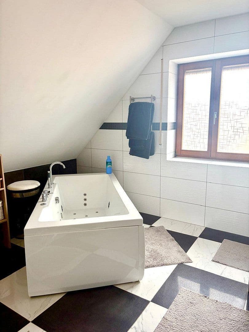 Prodej domu 150 m², pozemek 290 m², Owingen, Bádensko-Württembersko Prodej domu 150 m², pozemek 290 m², Owingen, Bádensko-Württembersko
